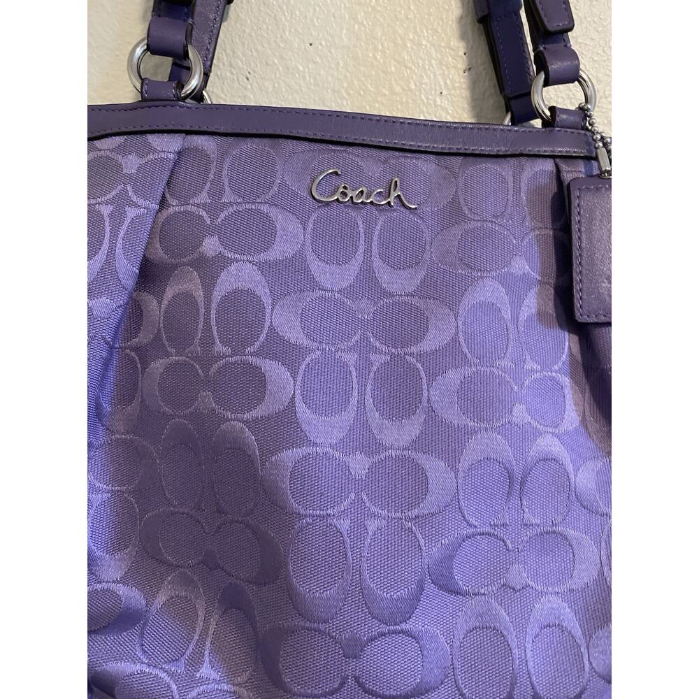 Coach F17725 Lavender Signature East West Tote Bag Leather Trim Silver Hardware - Picture 2 of 16